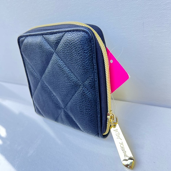 Betsey Johnson Black Quilted Bow Turnlock Zip Clutch Wallet BB15150 - Picture 6 of 10